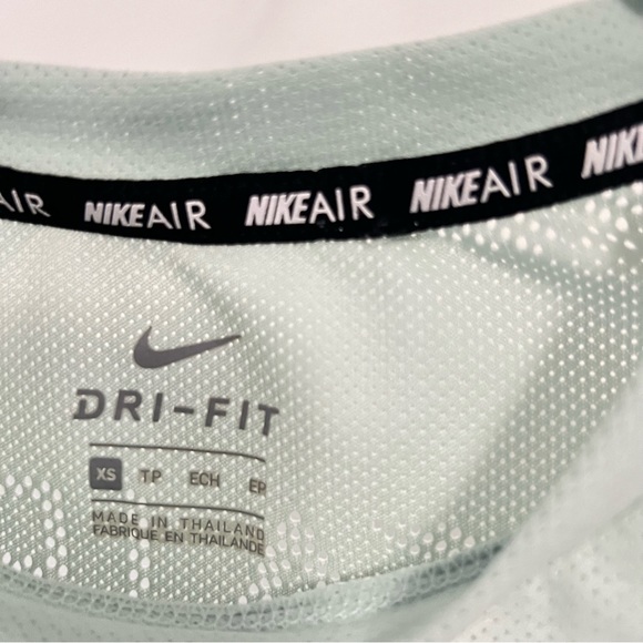 The Nike Air Mesh Women´S Short-Sleeve Running Top.Mint, XS - Picture 5 of 6